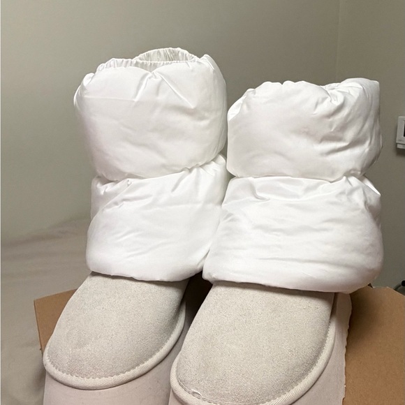 UGG Cream Platform Ankle Boots - Picture 5 of 6